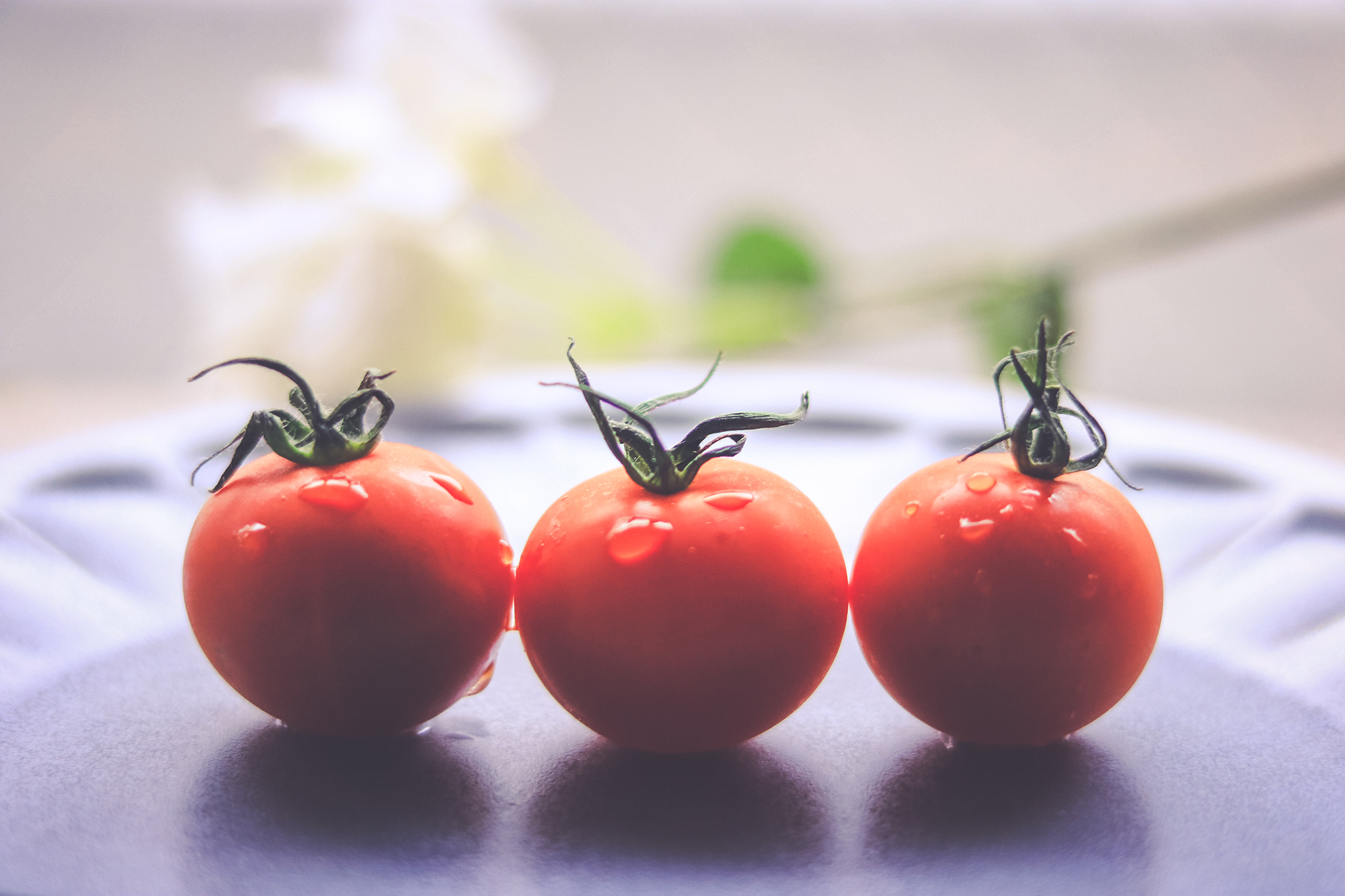 【トマトの冷凍保存】リコピン吸収率アップのコツは加熱？冷凍？