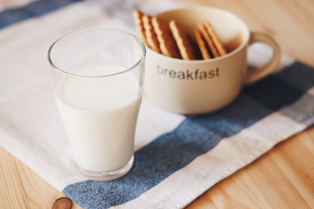 豆乳では胸は大きくならない？バストアップに効果的な飲み方とは？