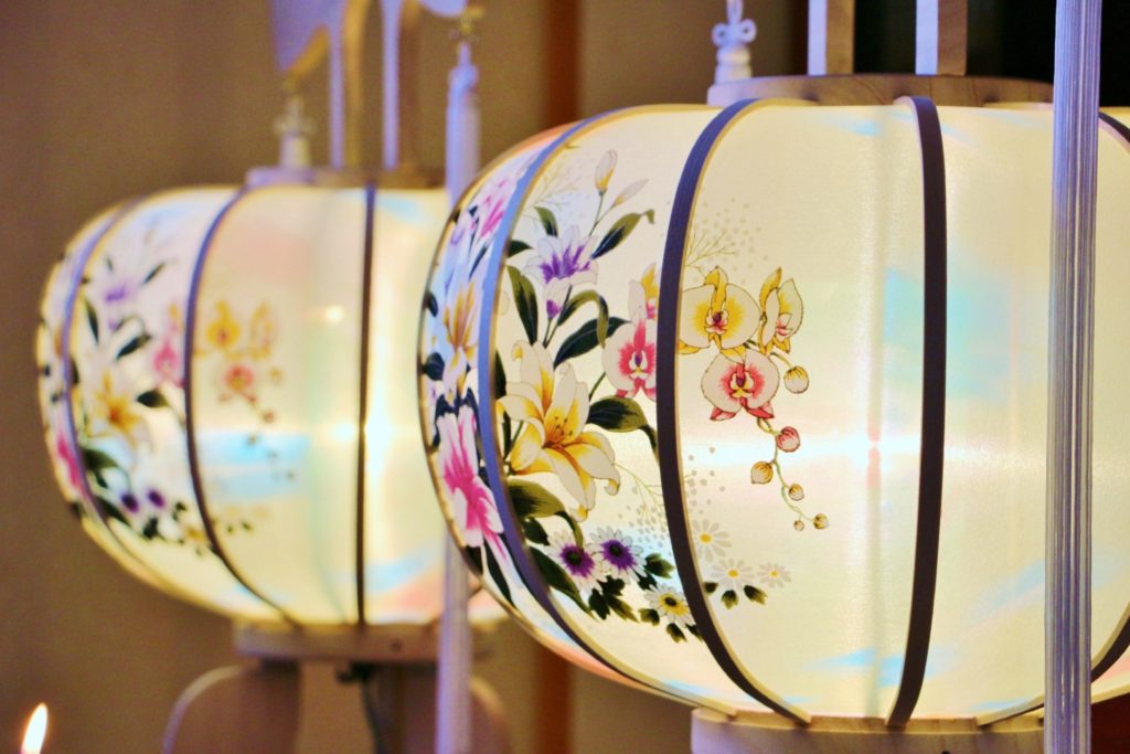 盆提灯（初盆の提灯）は誰が買う？飾る意味や期間はいつからいつまで