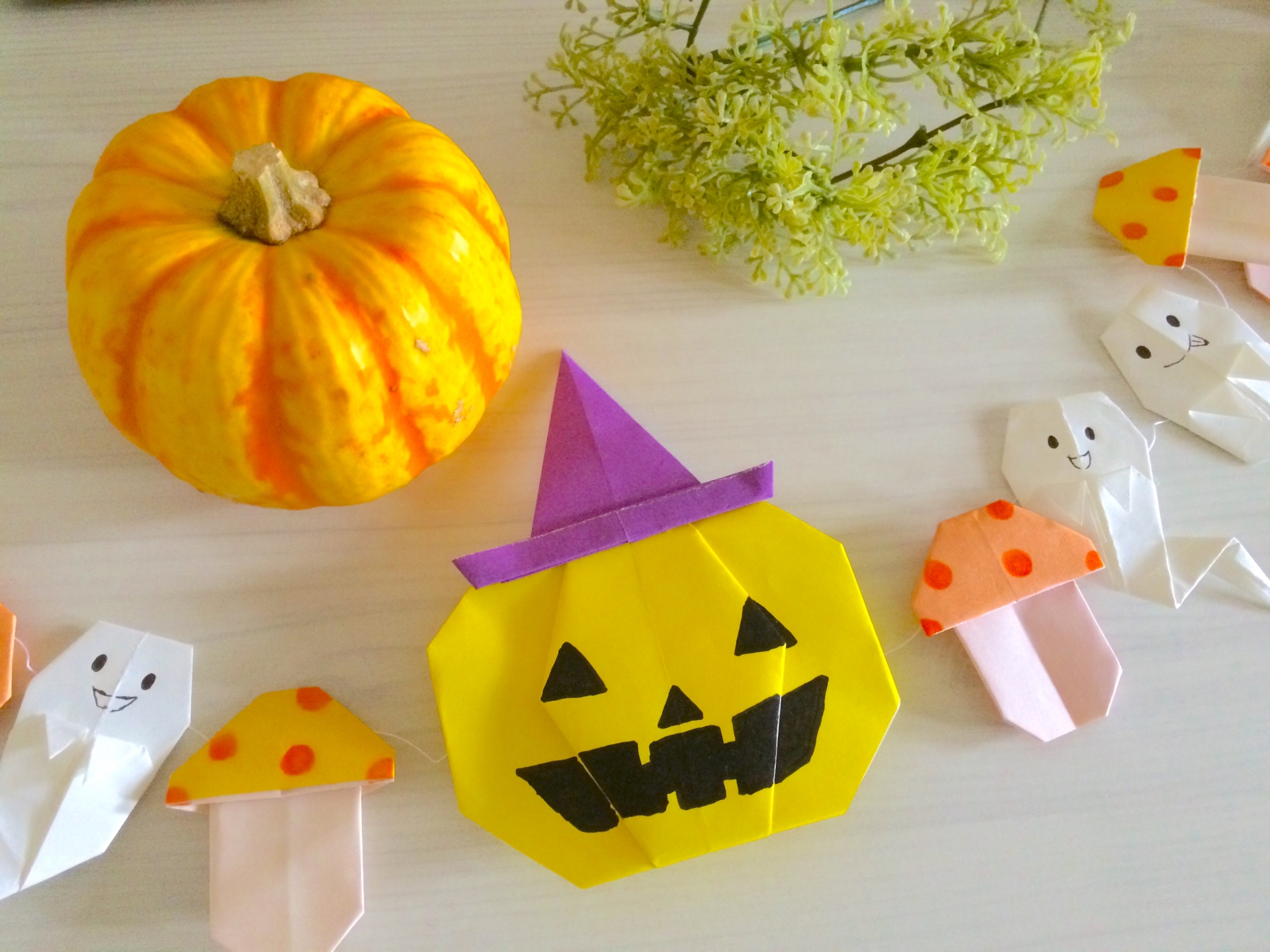 ハロウィンにぴったりの折り紙は 簡単でかわいい折り方と切り絵10選 Mikaco Style 2