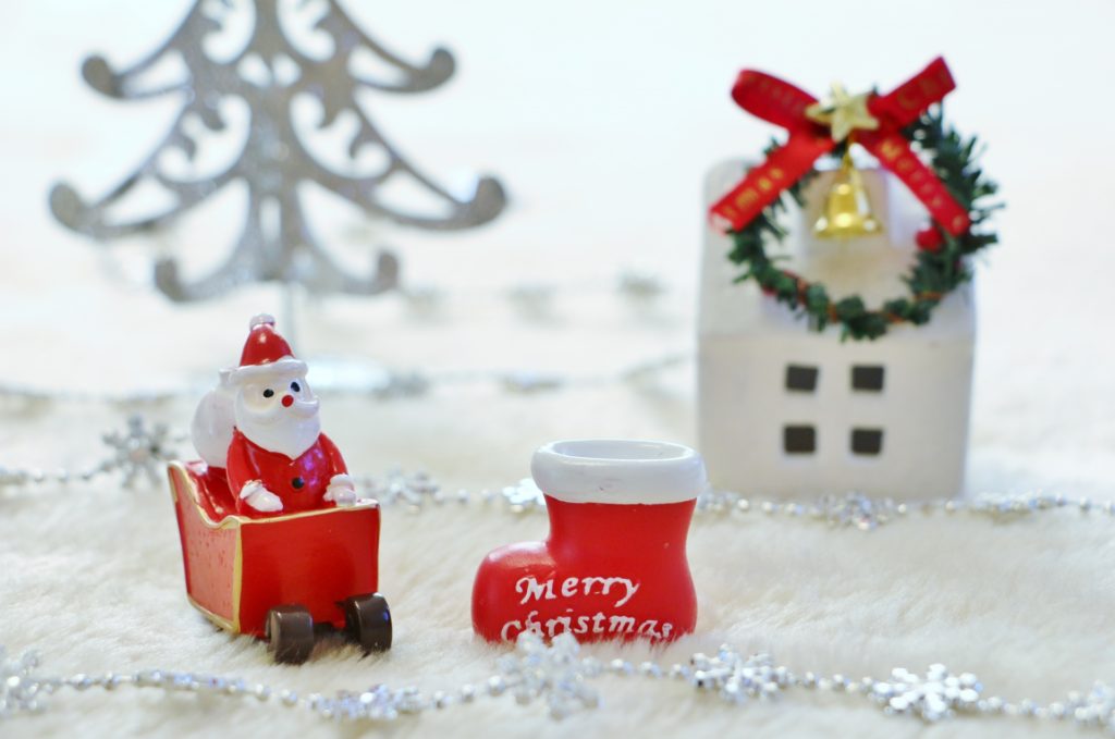 クリスマスの折り紙｜サンタ･ベル･星･リースなど簡単な折り方10選